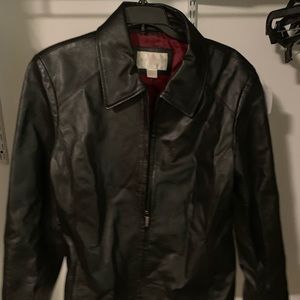 Women’s leather jacket. MAKE ME AN OFFER ❄️